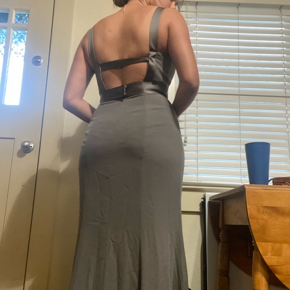 Vera Wang bridesmaids dress - Picture 3 of 5